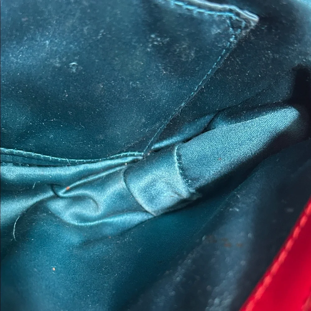 Gucci Red Velvet Shoulder Bag with Gold Chain - Picture 15 of 16